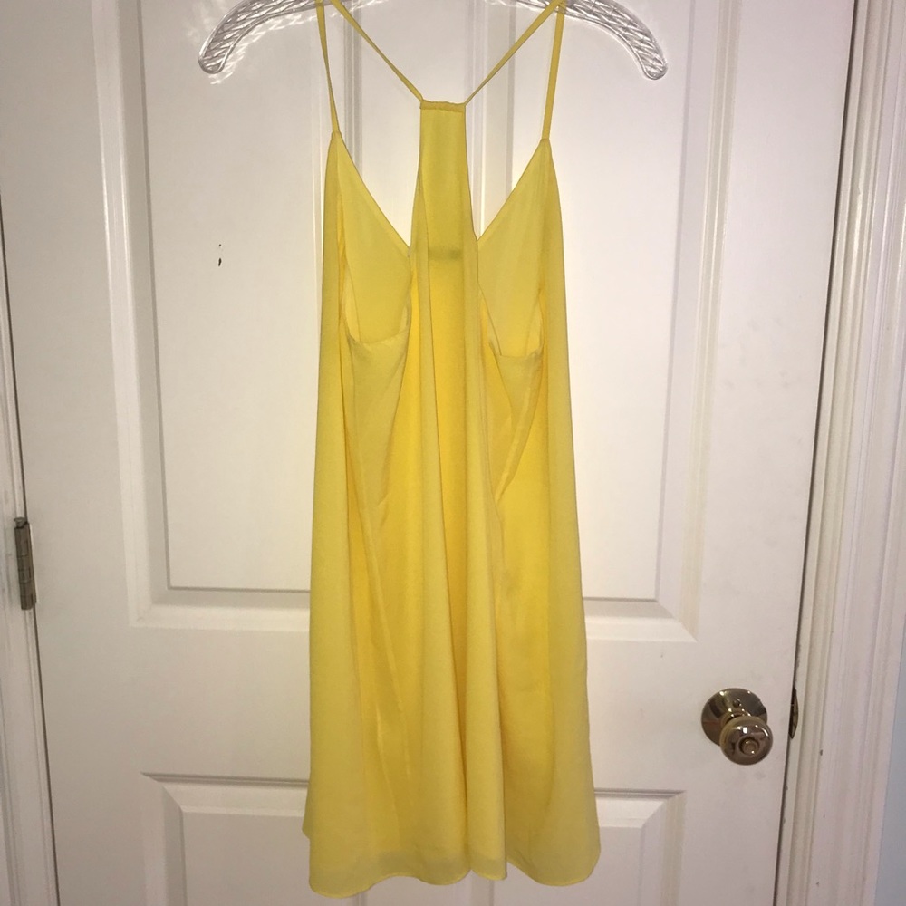 Yellow Razorback dress - Picture 3 of 3